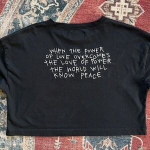 CHNGE Cropped Long Sleeve PEACE Tee Size Large